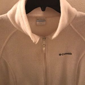 XL women’s cream colored Columbia fleece